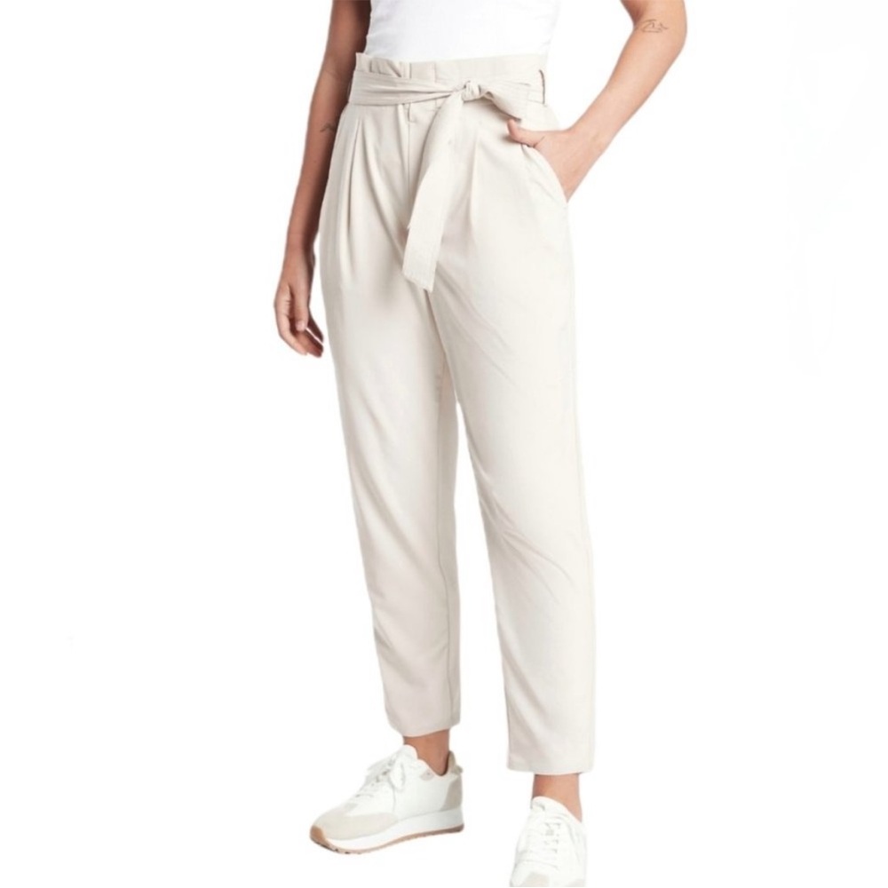 Athleta Skyline Pant II Bone Paperbag Waist Belted Pants Size 4 Womens
